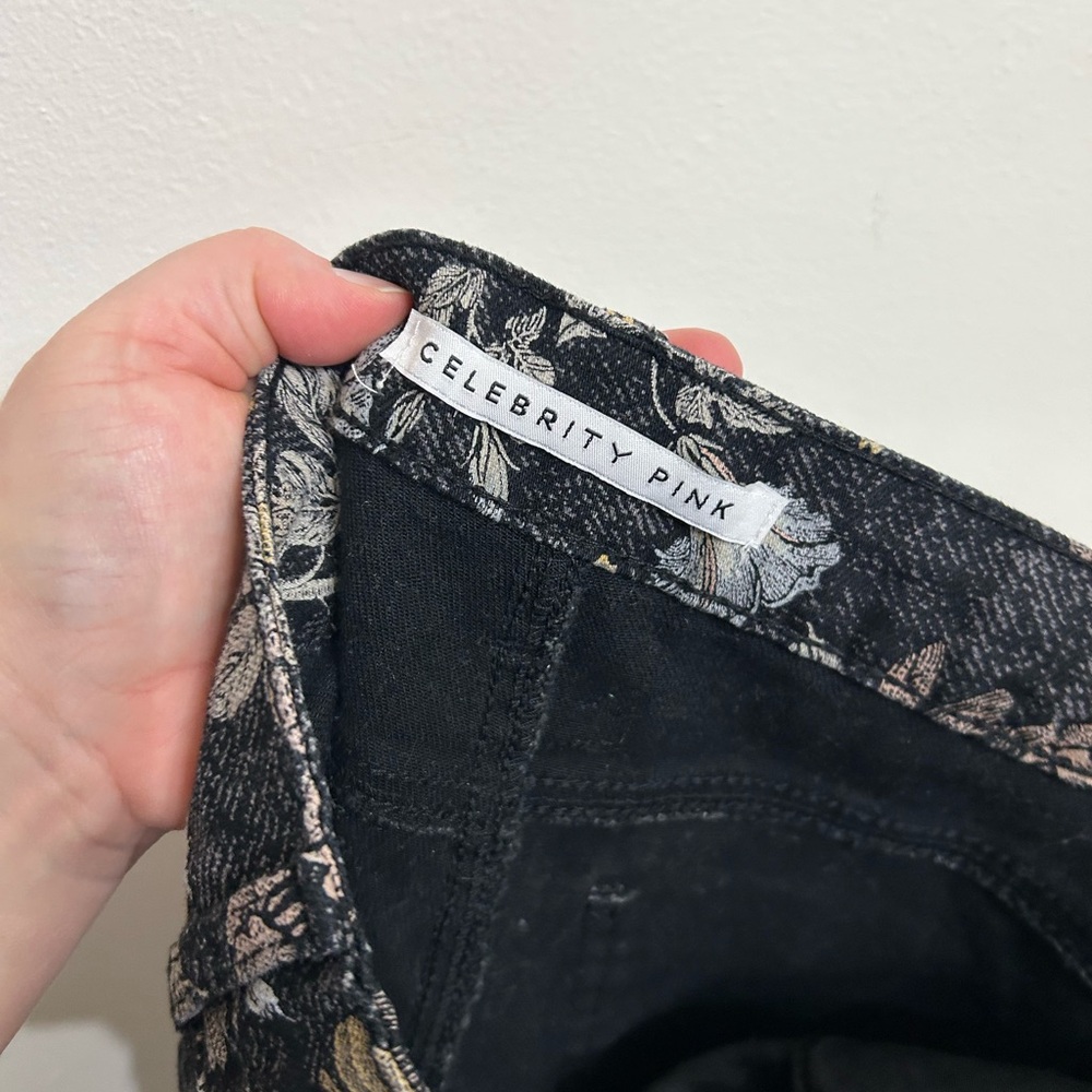 Floral Patterned Pants - Picture 6 of 7